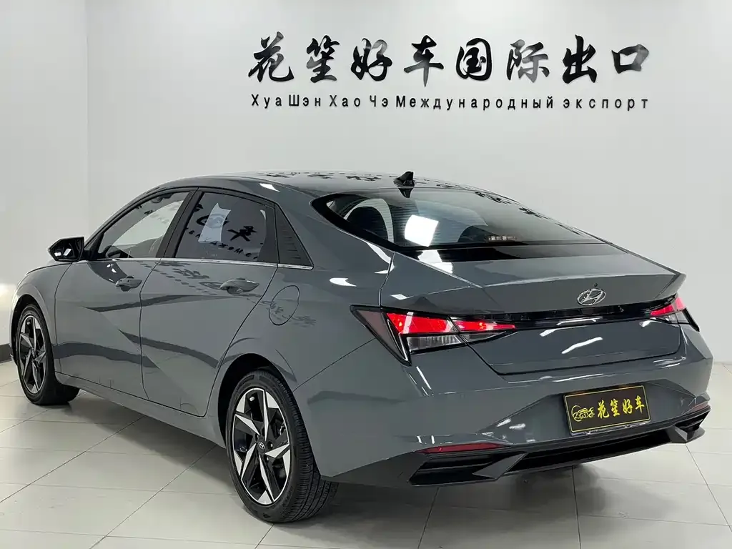 Hyundai Elantra — фото 7