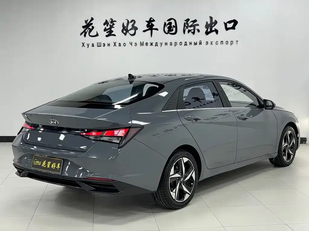 Hyundai Elantra — фото 10