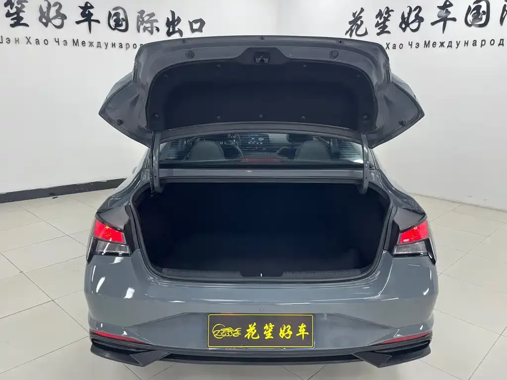 Hyundai Elantra — фото 3
