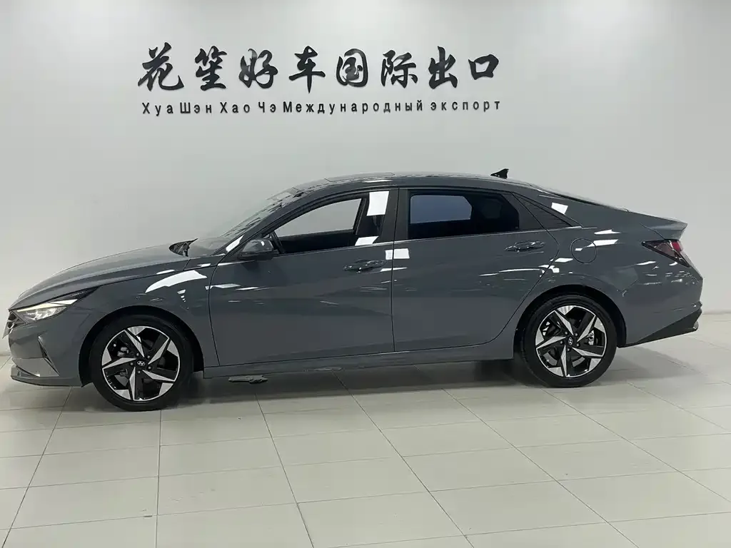 Hyundai Elantra — фото 4