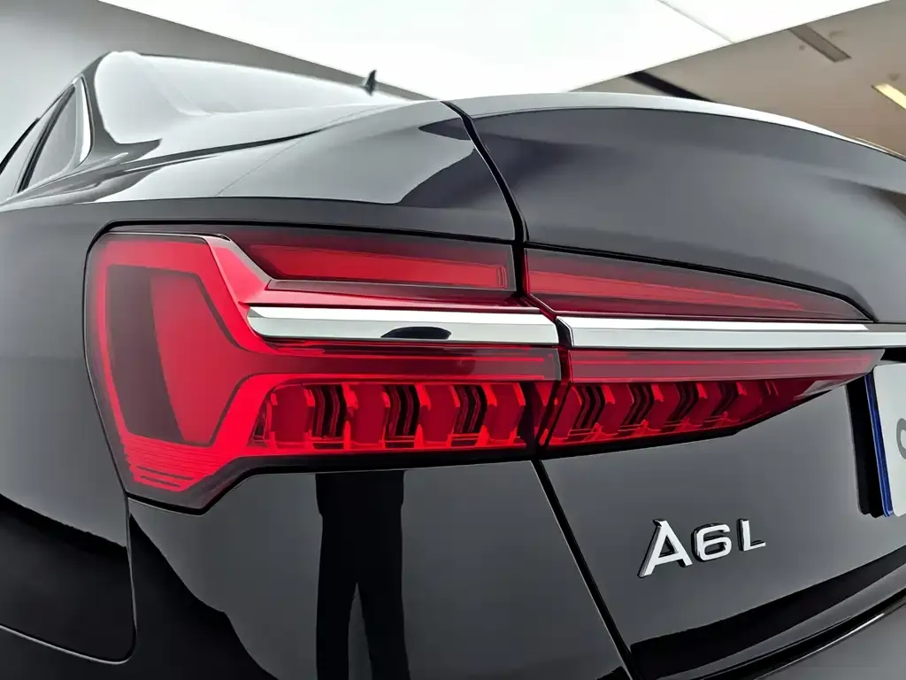 Audi A6L — фото 9