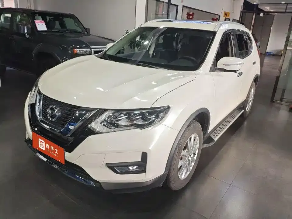 Nissan X-Trail — фото 1