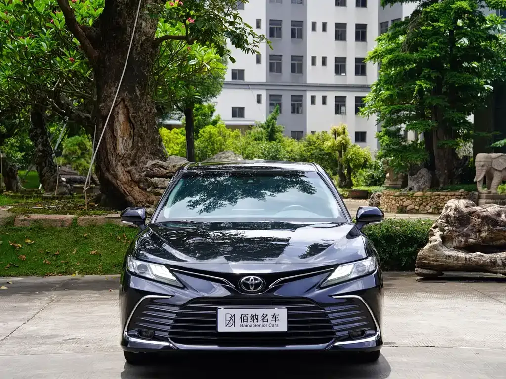 Toyota Camry — фото 7