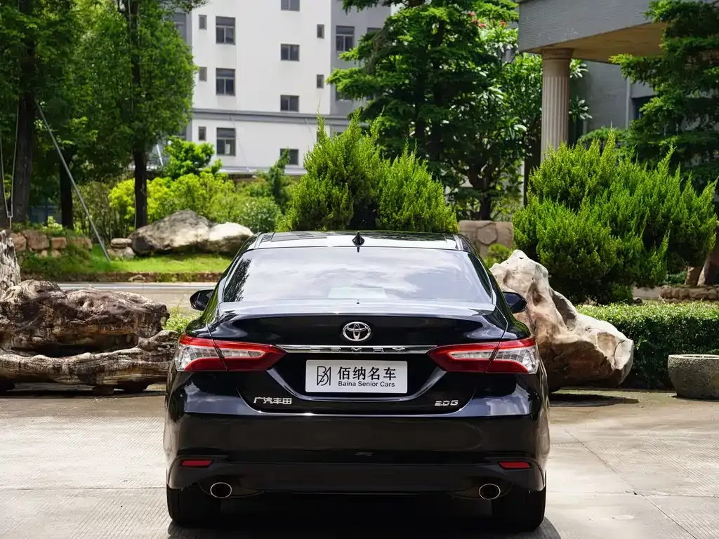 Toyota Camry — фото 8