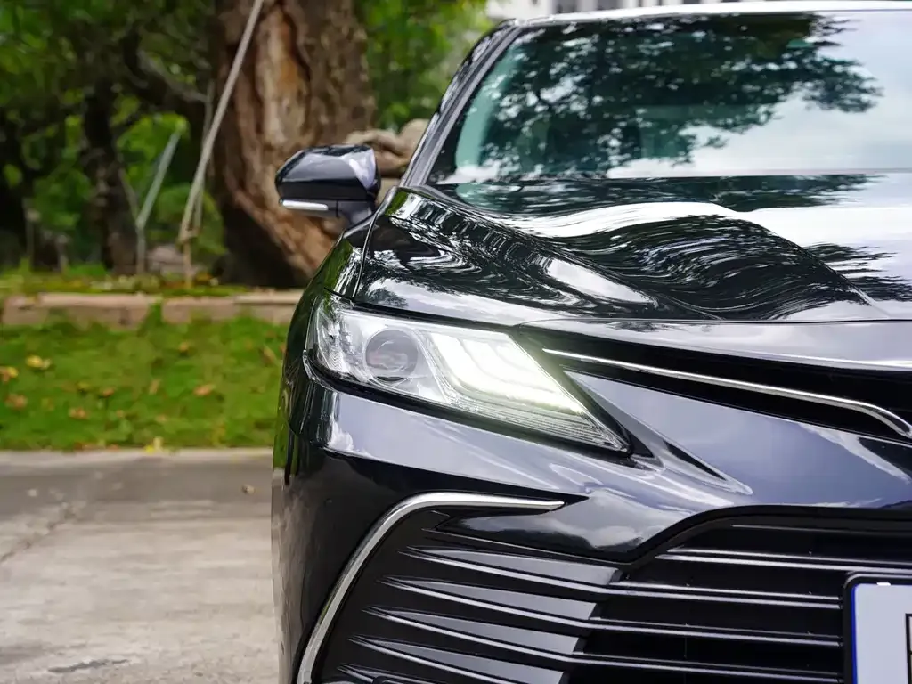 Toyota Camry — фото 3