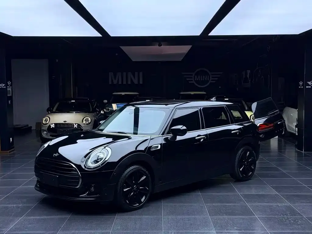 MINI Clubman — фото 1