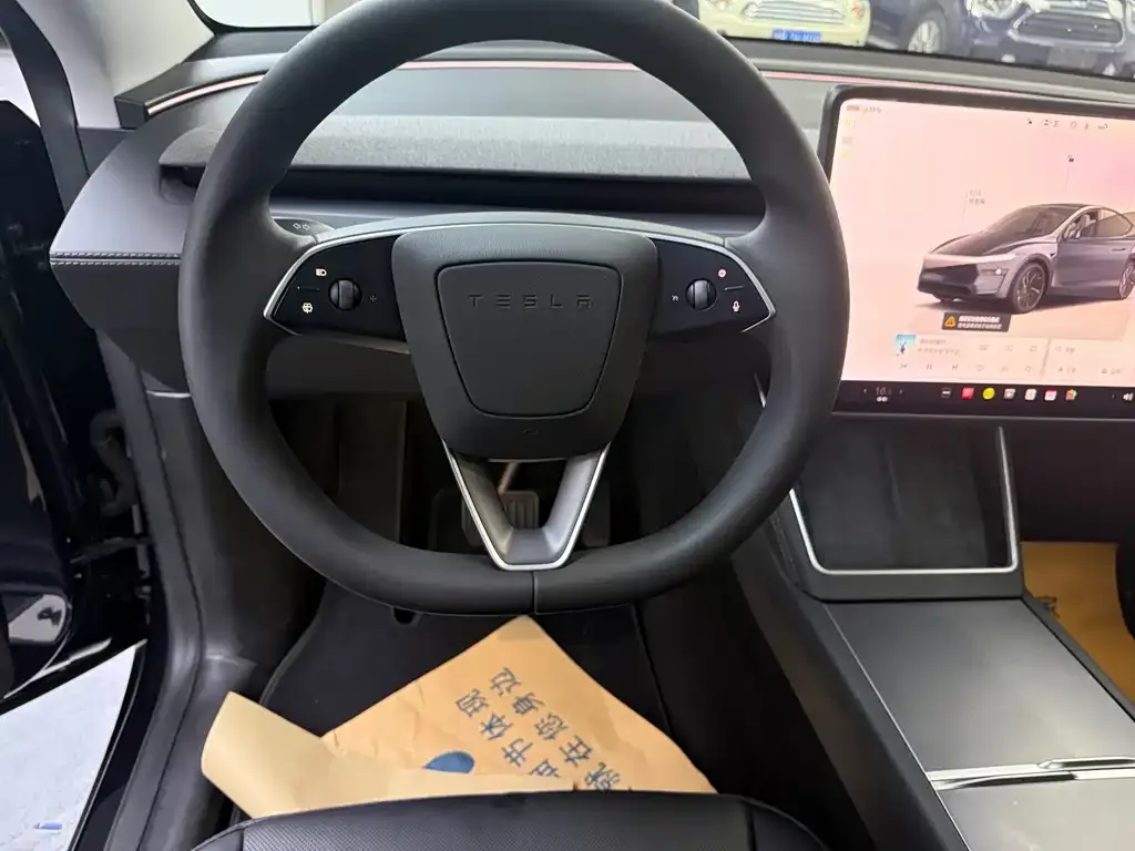 Tesla Model Y — фото 3
