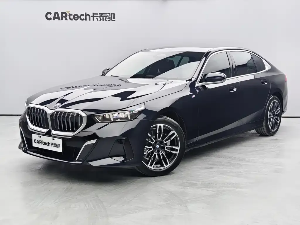 BMW 5 Series — фото 1