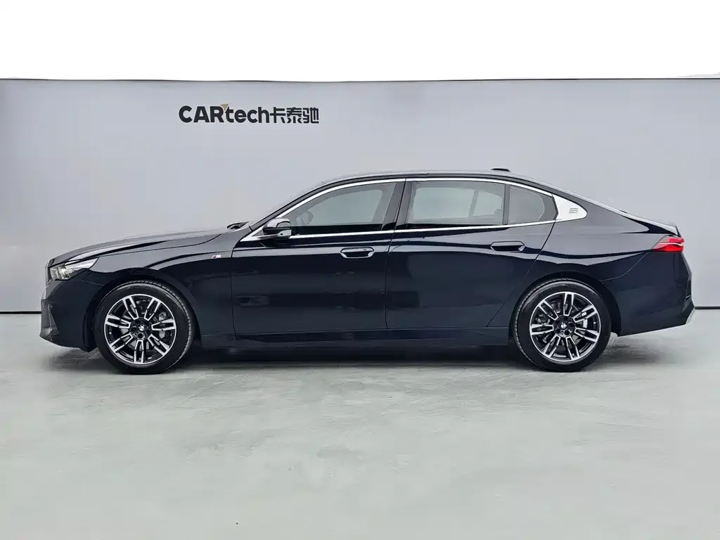 BMW 5 Series — фото 5