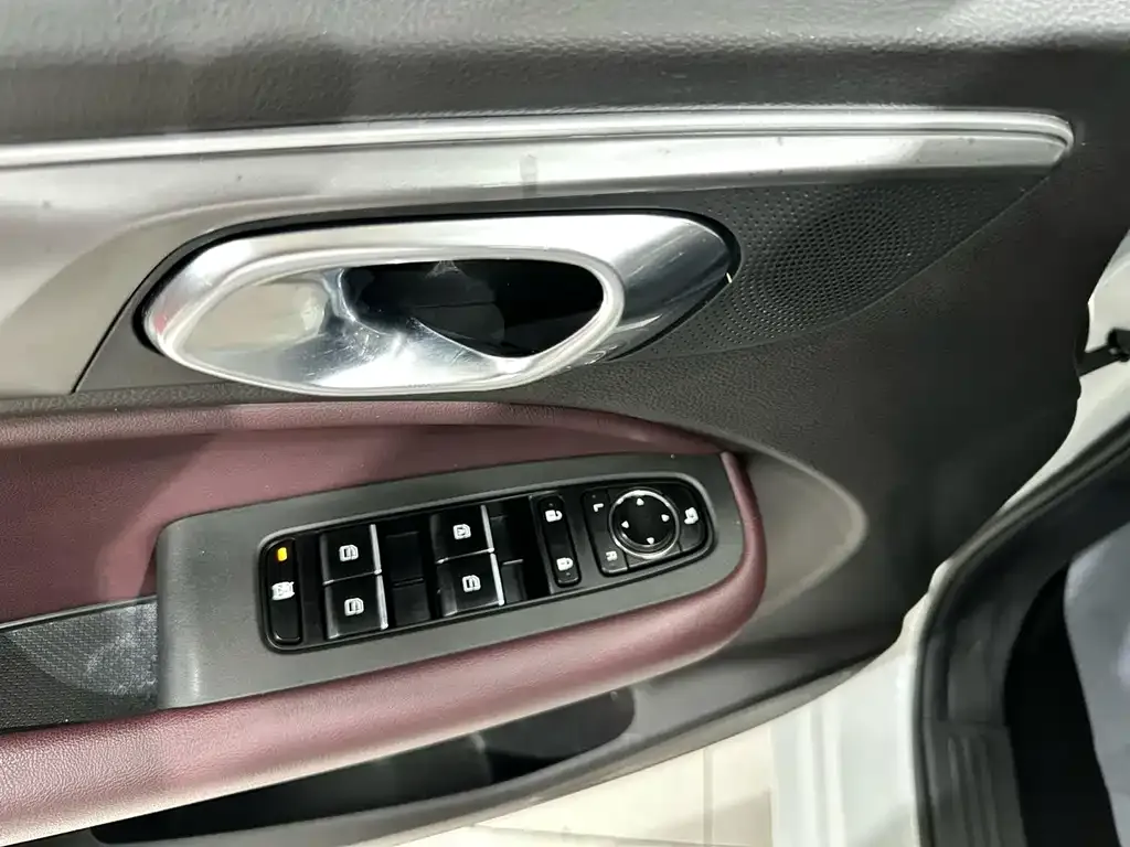 GAC Motor Trumpchi M6 — фото 8