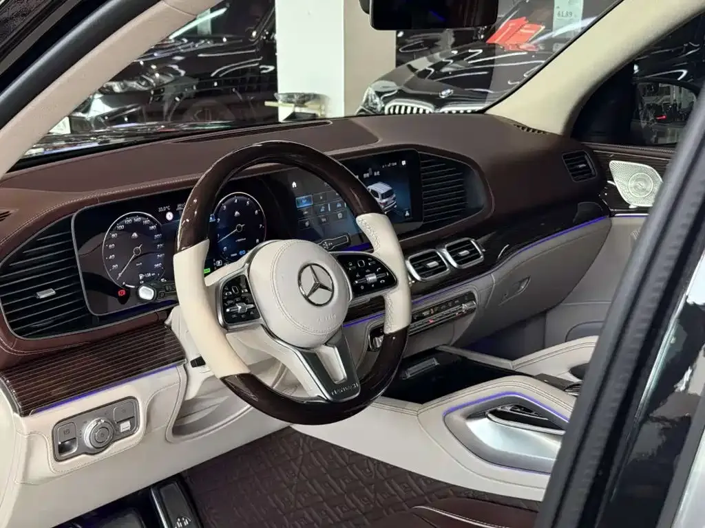 Mercedes-Benz GLS — фото 6