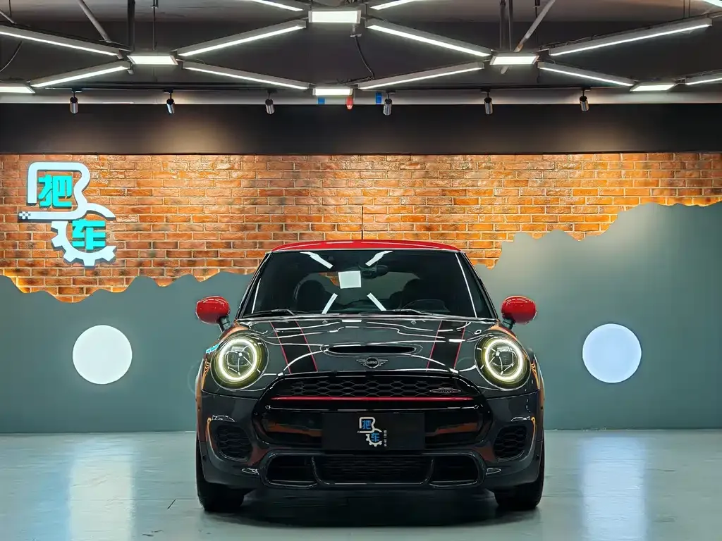 MINI JCW (John Cooper Works) — фото 8