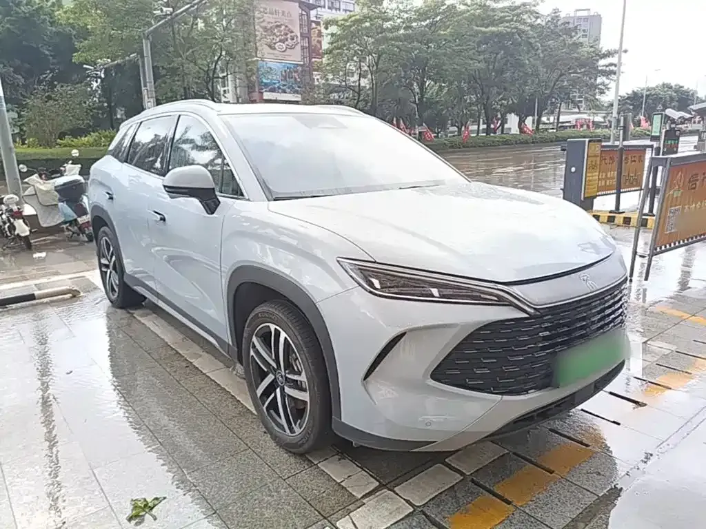 BYD L DM-i — фото 8