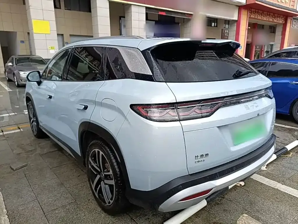BYD L DM-i — фото 3