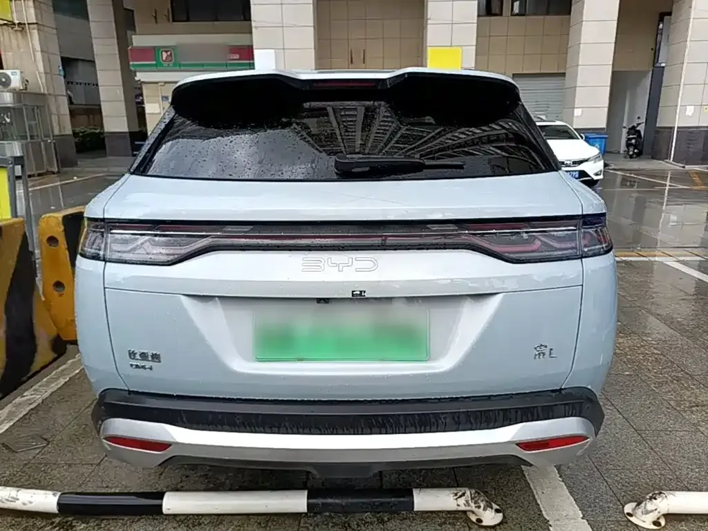 BYD L DM-i — фото 7