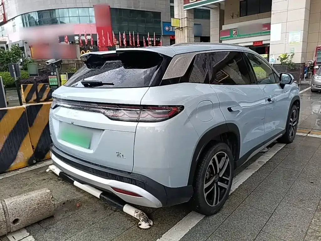 BYD L DM-i — фото 6