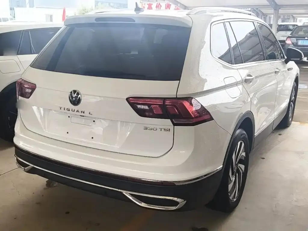 Volkswagen Tiguan L — фото 10
