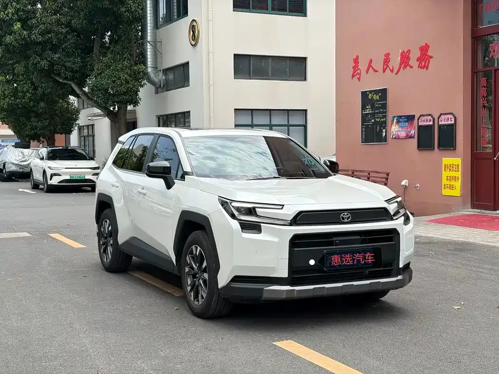 Toyota RAV4 — фото 2