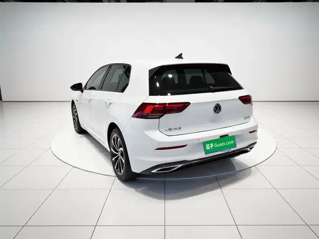 Volkswagen Golf — фото 6