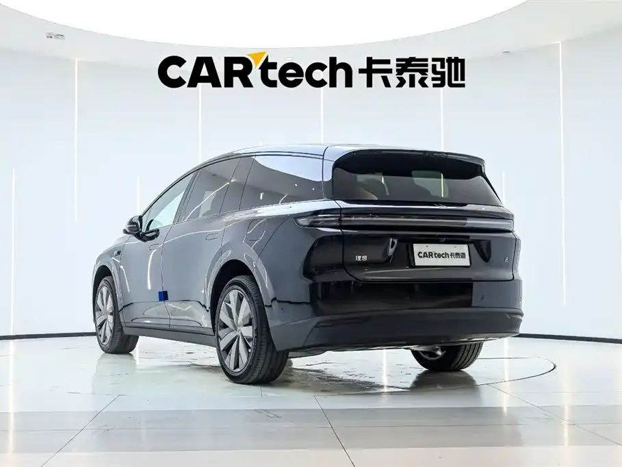 Li Auto i8 — фото 4