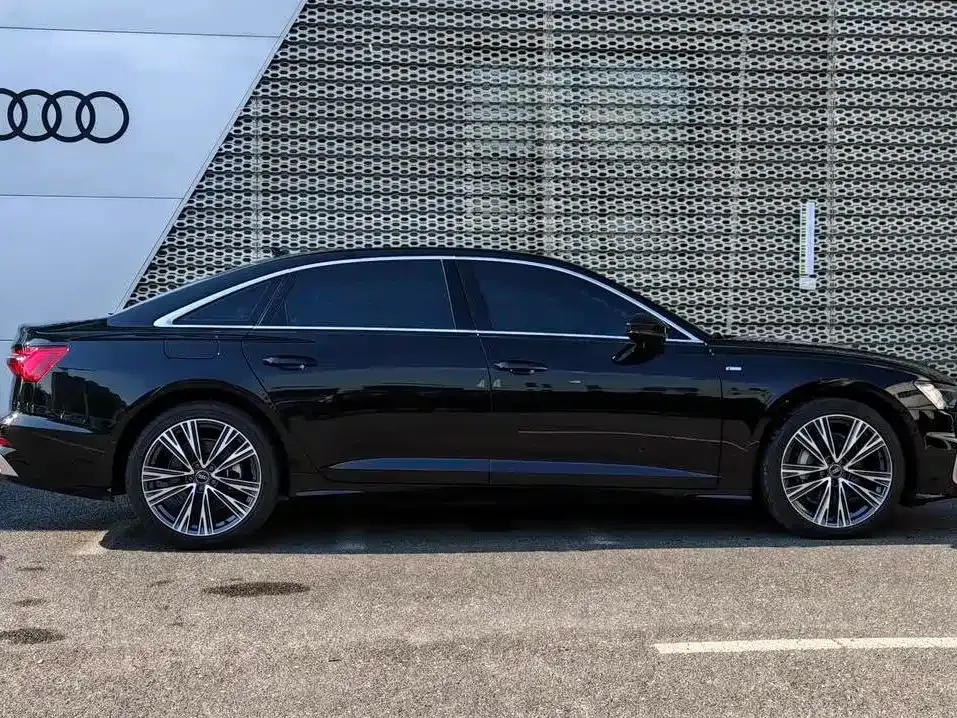 Audi A6L — фото 8