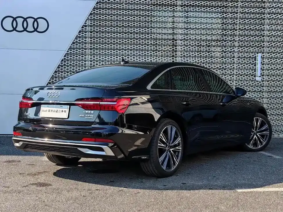 Audi A6L — фото 10