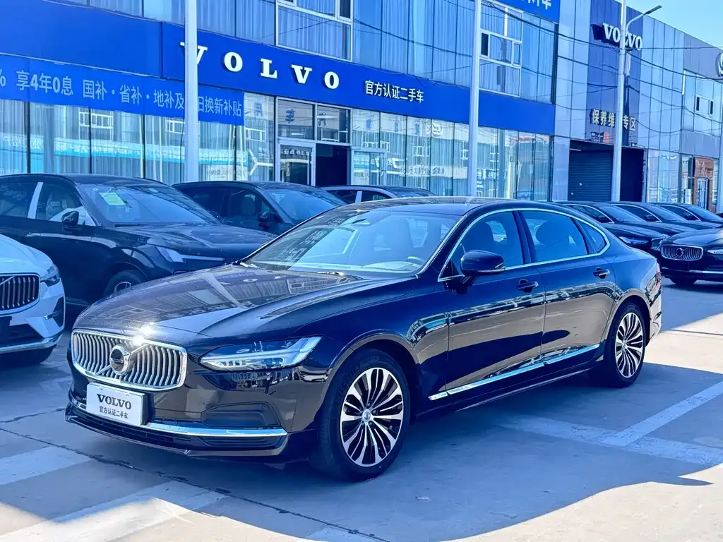 Volvo S90 — фото 1