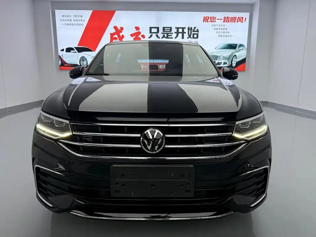 Volkswagen Tiguan L — фото 8