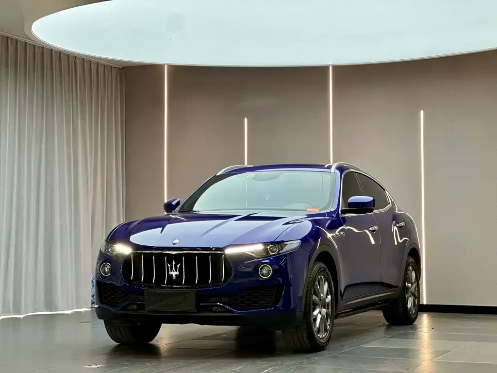 Maserati Levante — фото 1