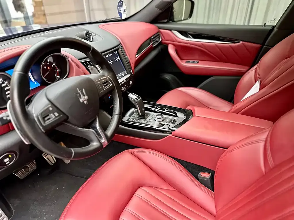 Maserati Levante — фото 4