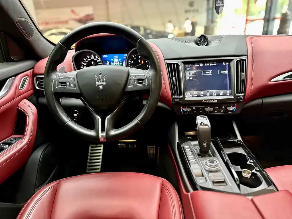 Maserati Levante — фото 9
