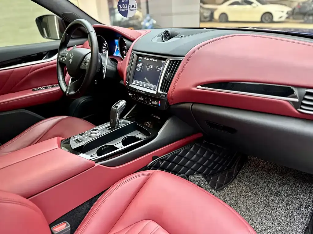 Maserati Levante — фото 10
