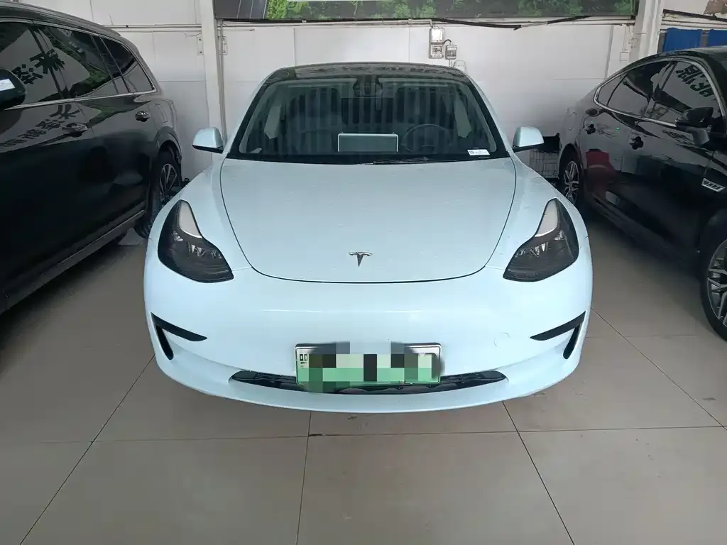 Tesla Model 3 — фото 3