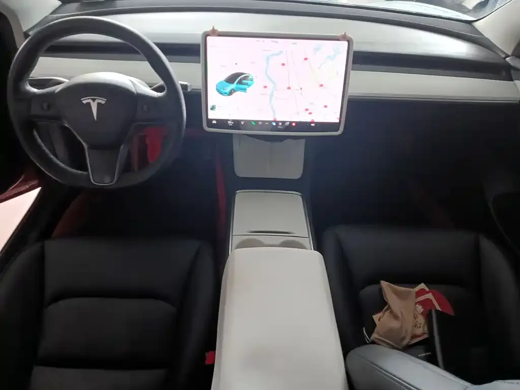 Tesla Model 3 — фото 4