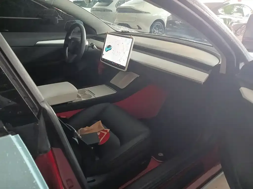 Tesla Model 3 — фото 6