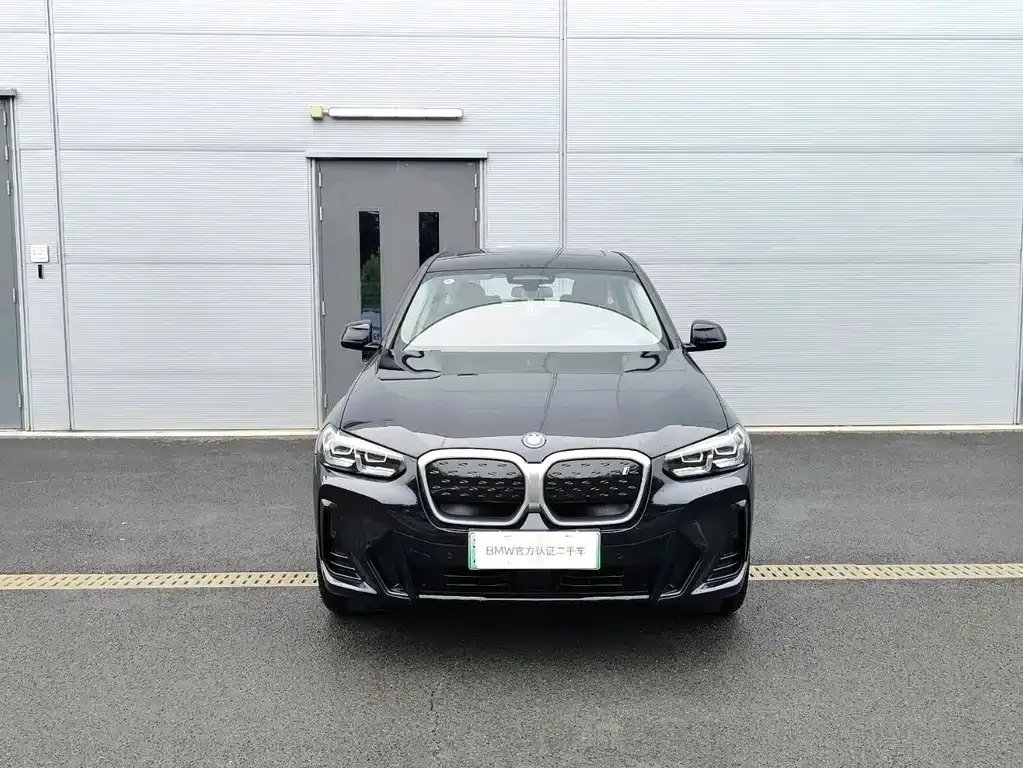 BMW iX3 — фото 1