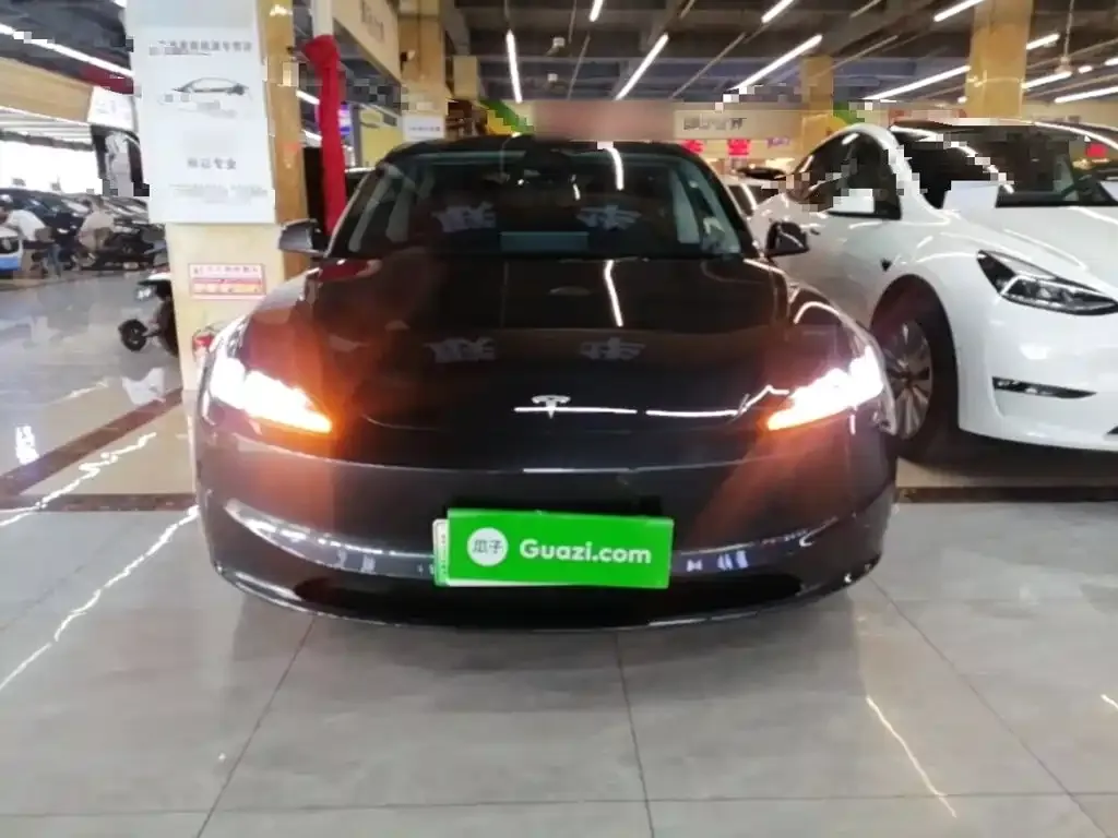 Tesla Model 3 — фото 3