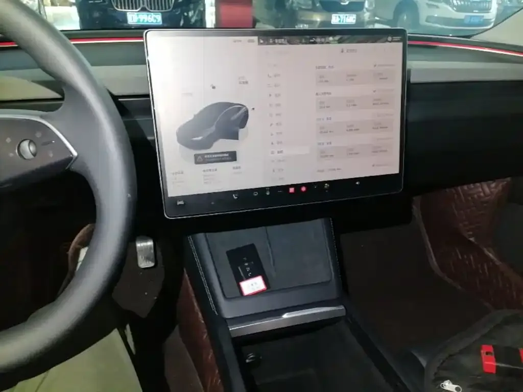 Tesla Model 3 — фото 10