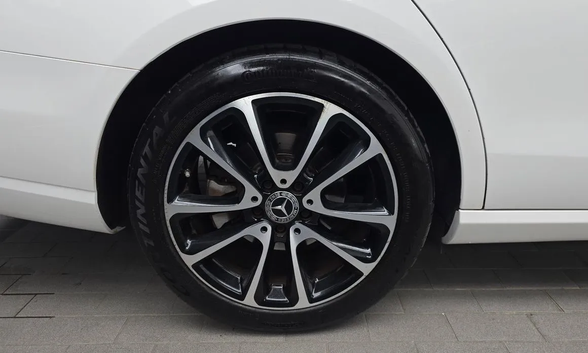 Mercedes-Benz E-Class 2021 из KR, фото 2