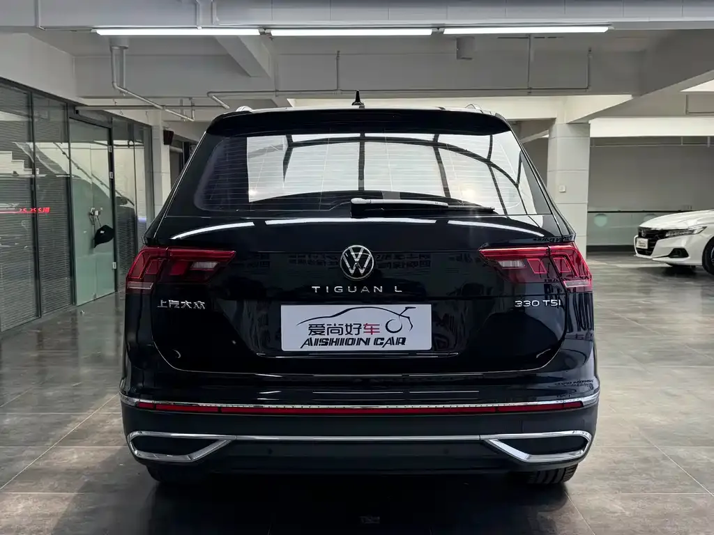 Volkswagen Tiguan L — фото 6