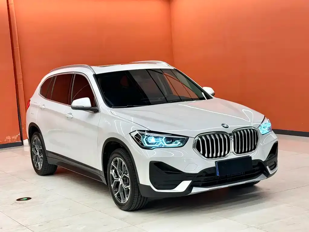 BMW X1 — фото 8