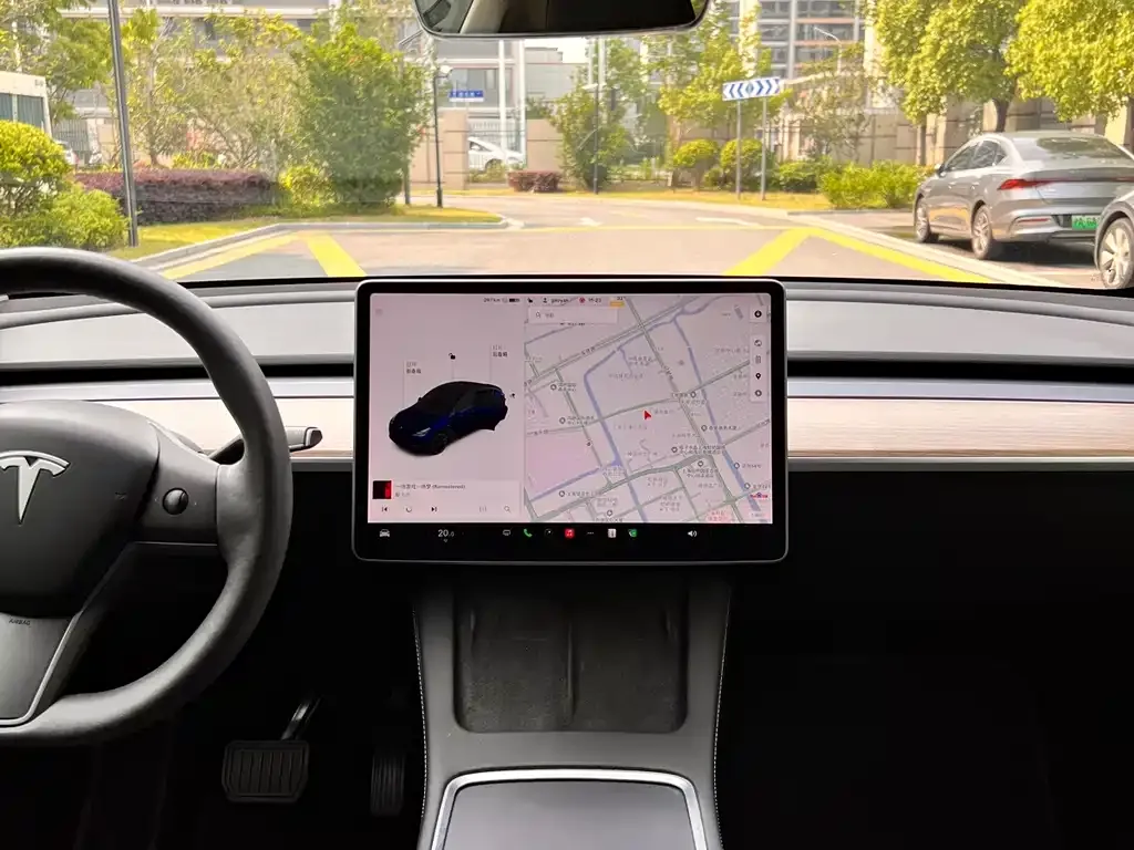 Tesla Model Y — фото 7