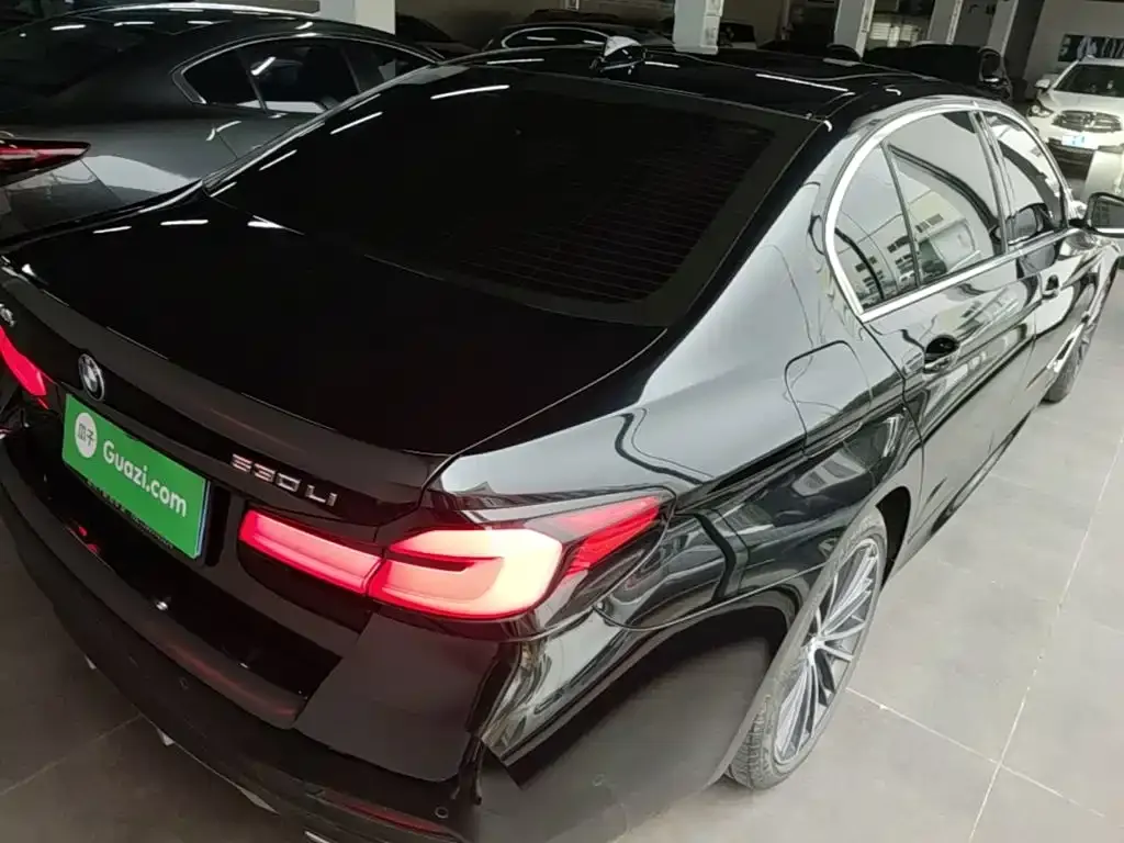 BMW 5 Series — фото 10