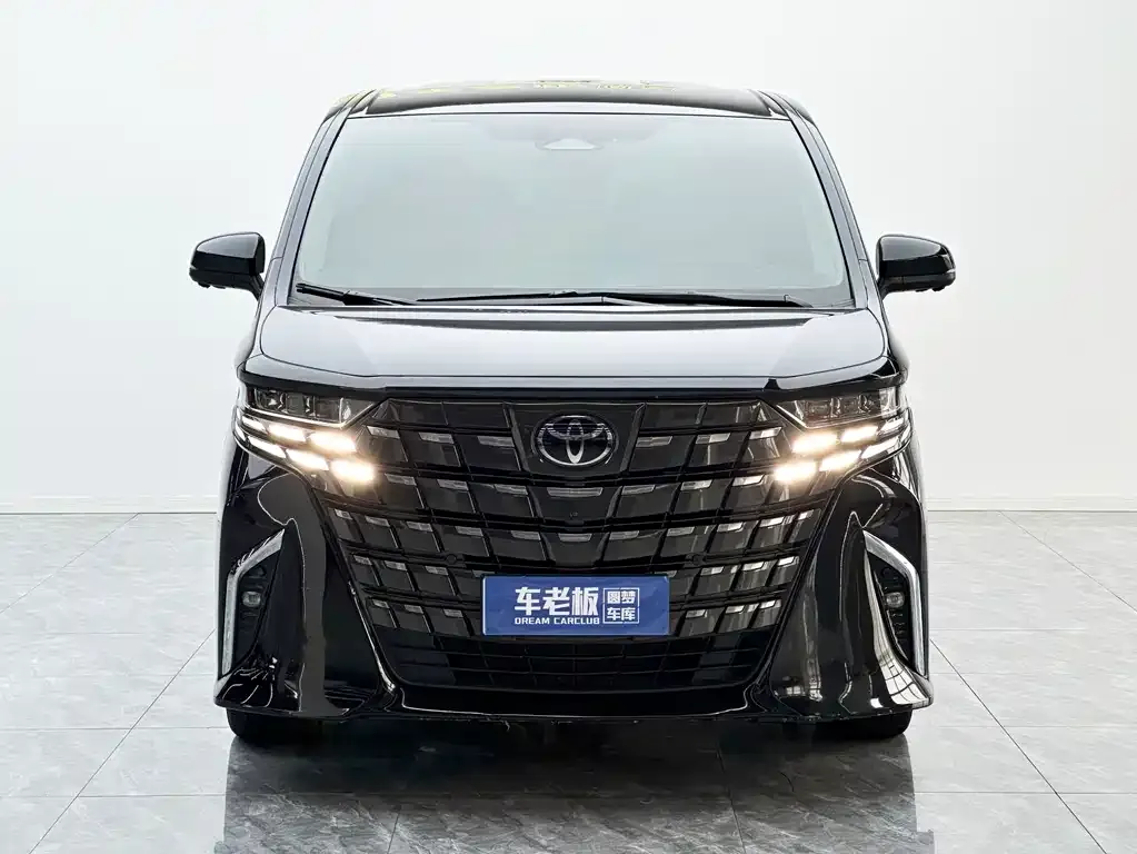 Toyota Alphard — фото 2