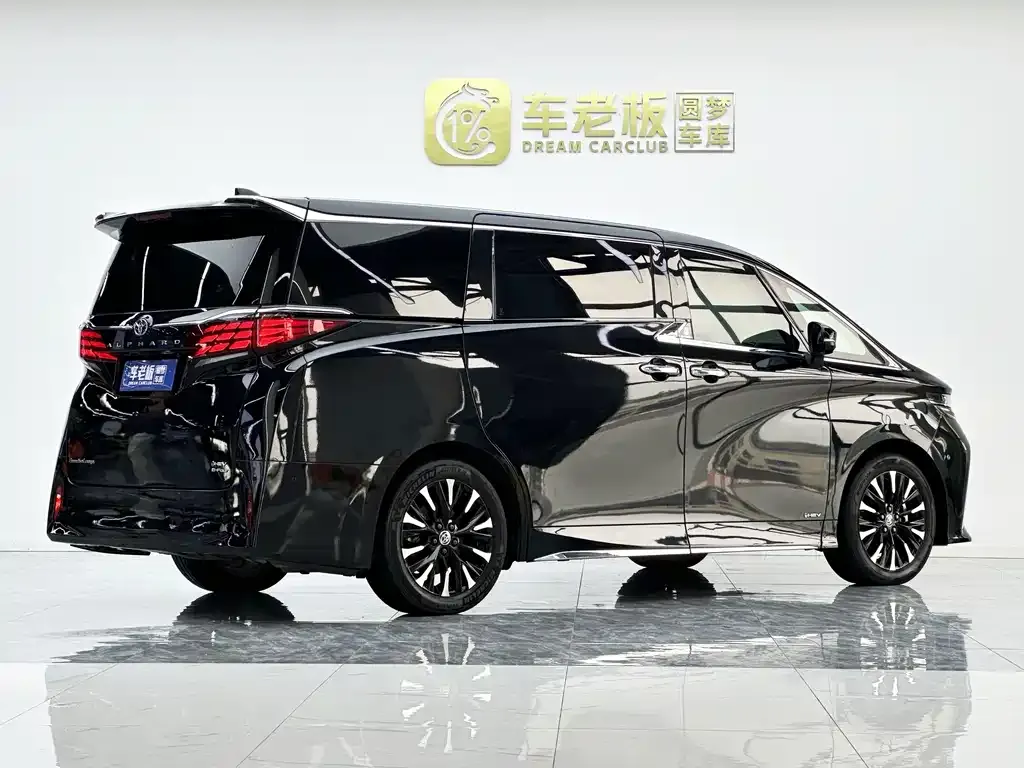 Toyota Alphard — фото 3