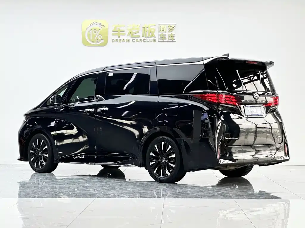 Toyota Alphard — фото 7