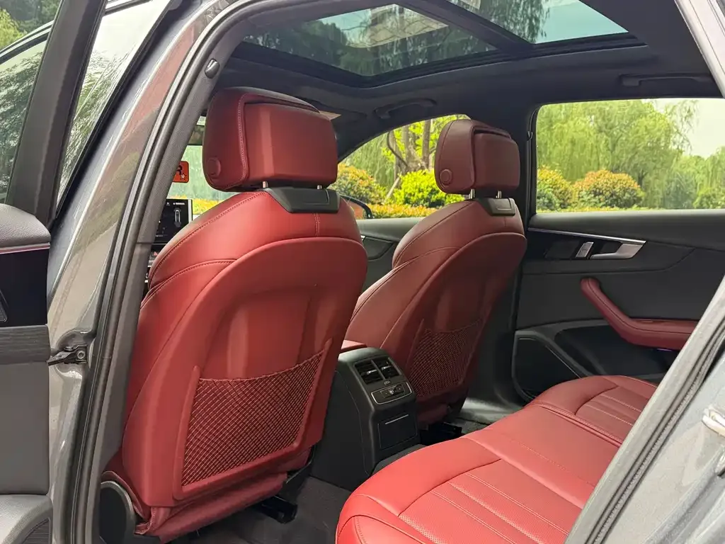 Audi A4L 2025 из CN, фото 4
