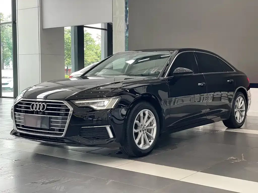 Audi A6L — фото 1