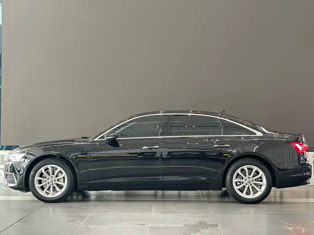Audi A6L — фото 5