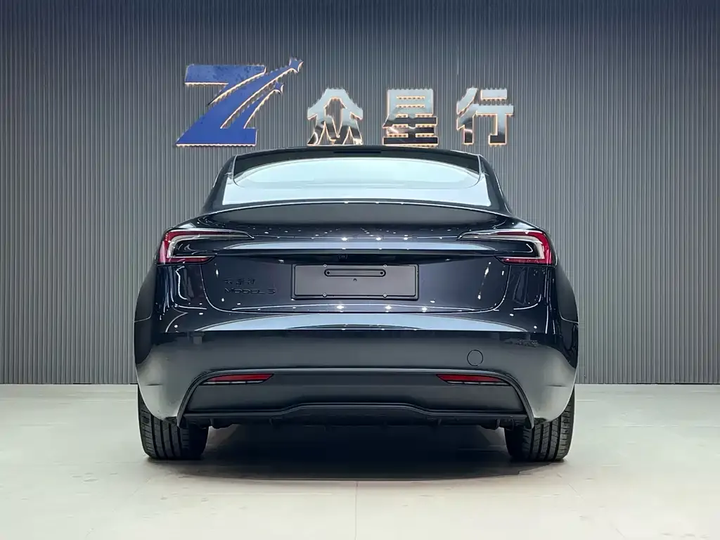 Tesla Model 3 — фото 3